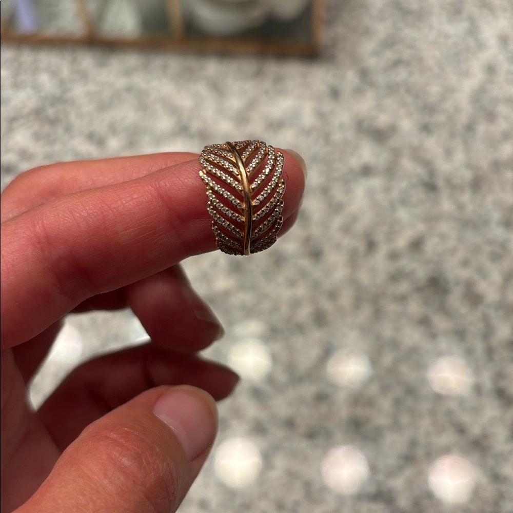 Pandora Rose Feather Ring